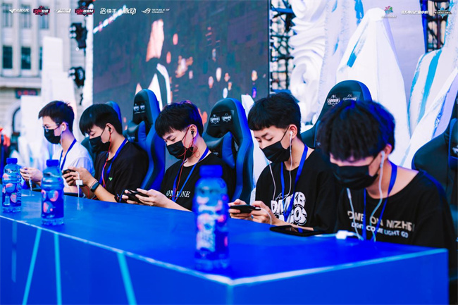 对手时保持 对手时保持