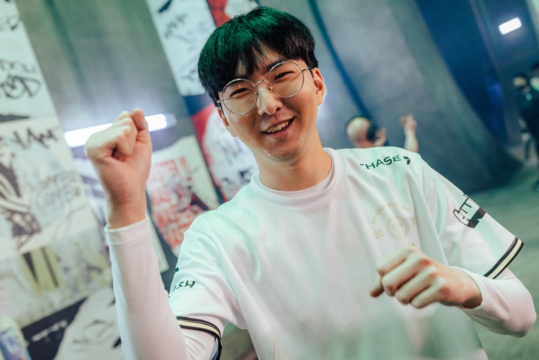 被不断蚕食 被不断蚕食